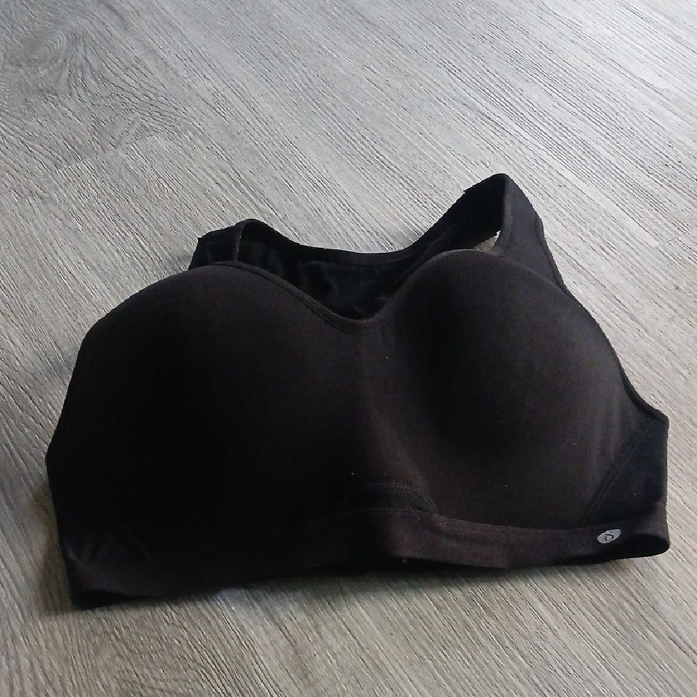 Layer 8 Black  Qwick Dry Sports Bra Sz L NWOT